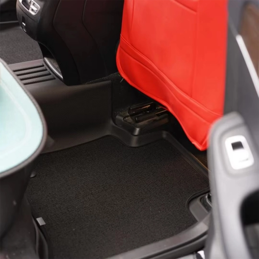 طقم دواسات TPE بالموكيت - مرسيدس W206